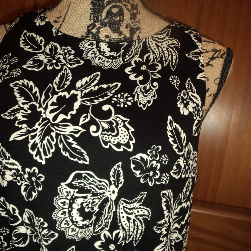 Dress - Picture 3 of 6